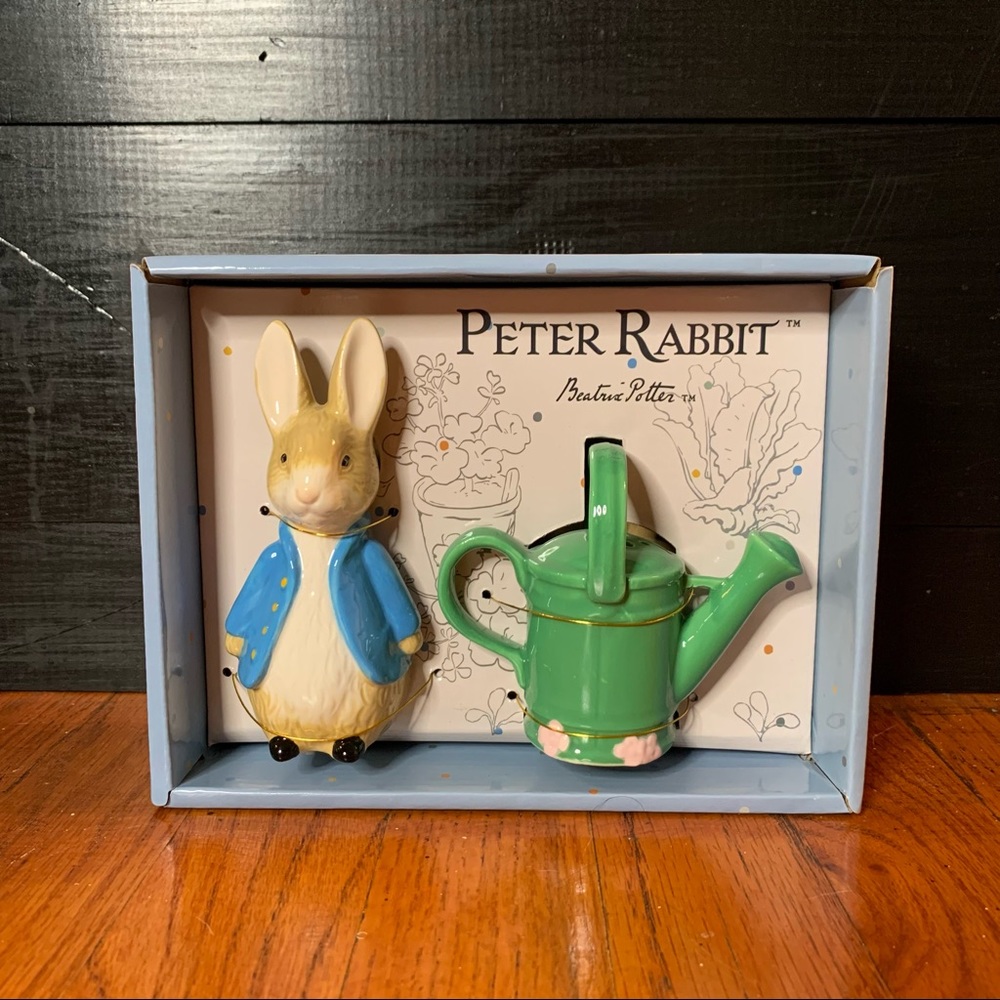 Beatrix Potter - Salt and Pepper Shakers Peter Rabbit